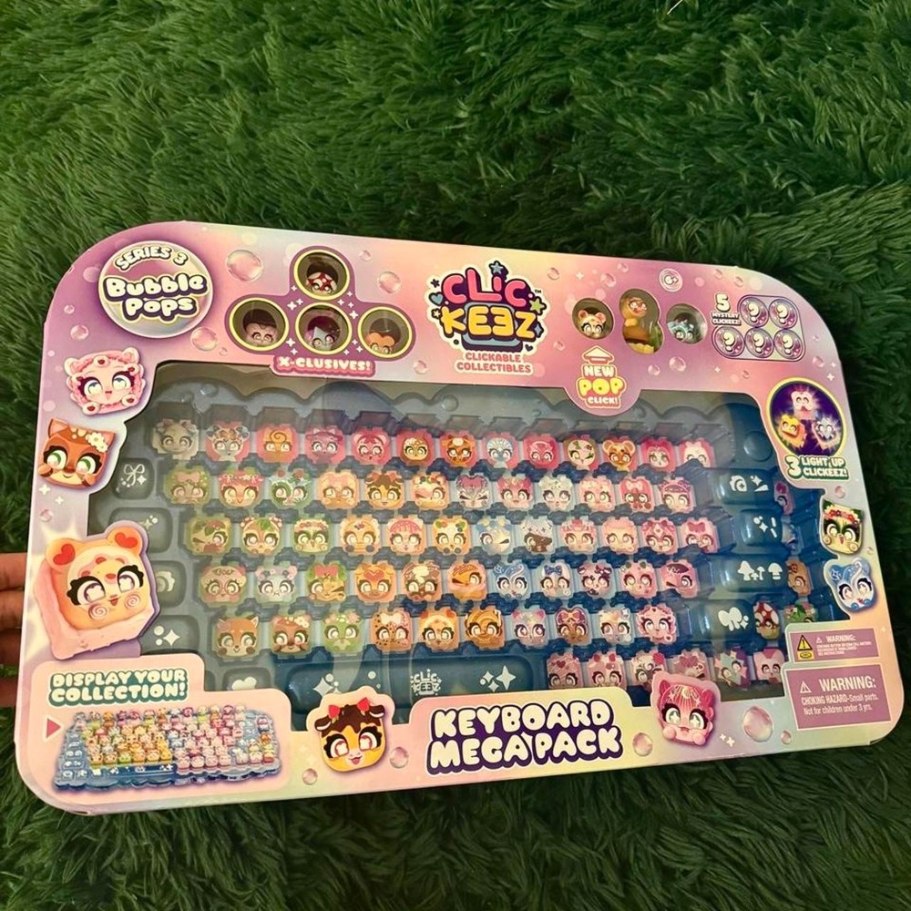 Clic Kezz Keyboard Mega Pack with 50 collectible characters